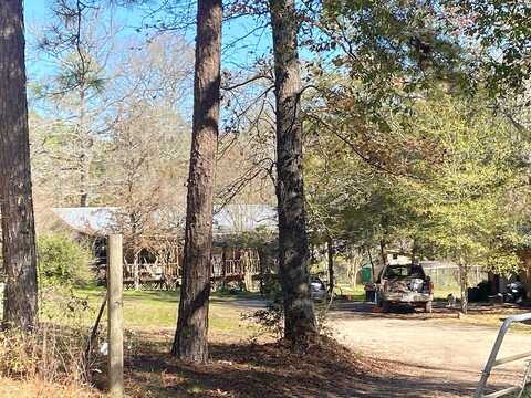 Rocky, LIVINGSTON, TX 77351