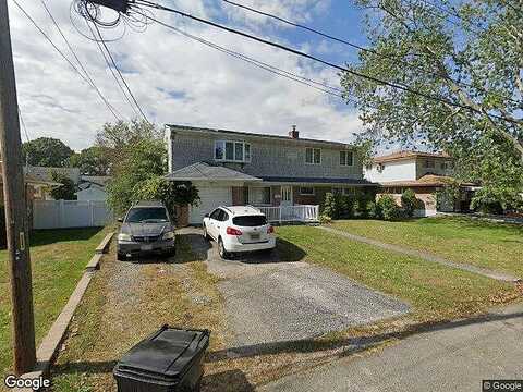 Thompson, BAY SHORE, NY 11706