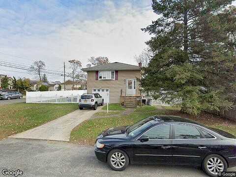 14Th Avenue, West Babylon, NY 11704