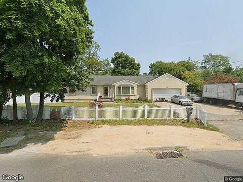 3Rd, BAY SHORE, NY 11706