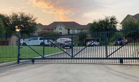 Highland Villa, ARLINGTON, TX 76012