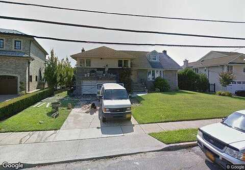 Lindenmere, MERRICK, NY 11566