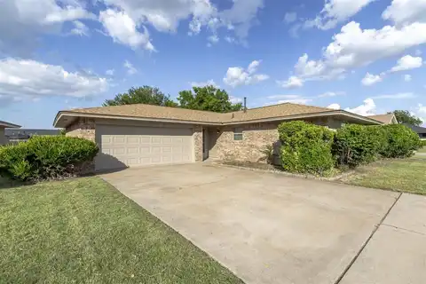 1805 NW Crosby Park Blvd, Lawton, OK 73505