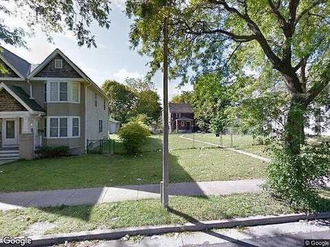 12Th, MILWAUKEE, WI 53206