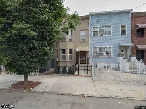 Montauk, BROOKLYN, NY 11208