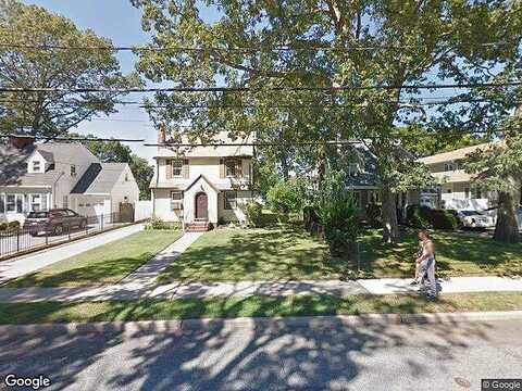Pine, FREEPORT, NY 11520