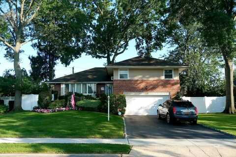 Benine, WESTBURY, NY 11590
