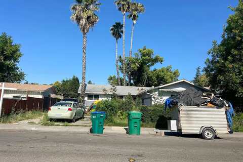 Kiltie, STOCKTON, CA 95210