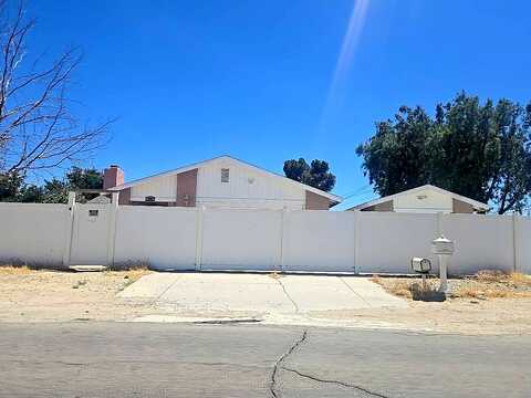 Avenue T4, LITTLEROCK, CA 93543
