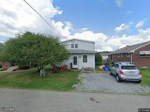 Carle St, BADEN, PA 15005