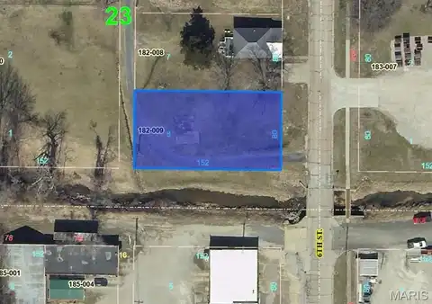 215 N 6th Street, Vandalia, IL 62471