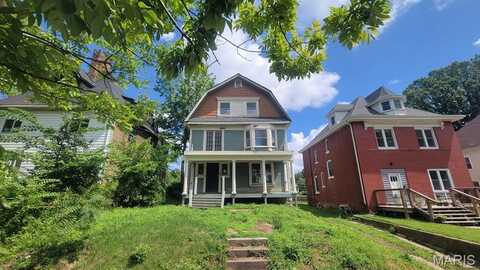 5835 Bartmer Avenue, Saint Louis, MO 63112