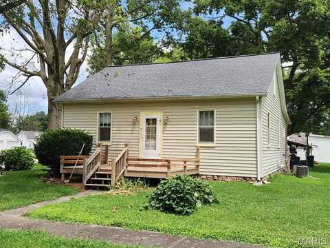 711 Dora Street, Beckemeyer, IL 62219