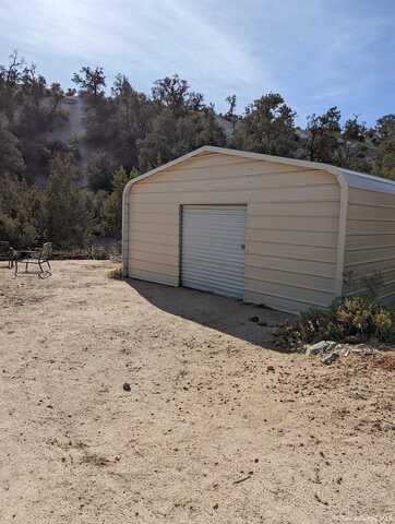 Country Canyon, TEHACHAPI, CA 93561