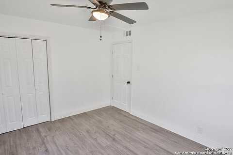 Anton, SAN ANTONIO, TX 78223