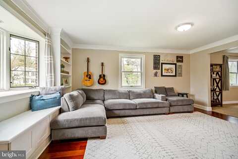 Standish, HUNTINGDON VALLEY, PA 19006