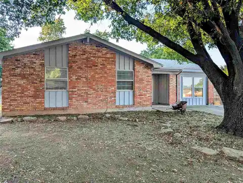 Jan, BURKBURNETT, TX 76354