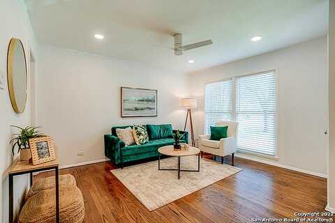 Devonshire, SAN ANTONIO, TX 78209