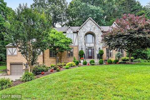 Taj, OAKTON, VA 22124