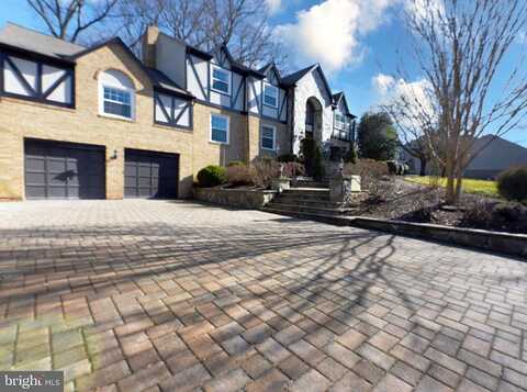 Taj, OAKTON, VA 22124