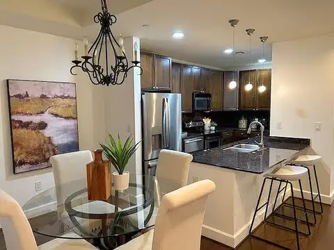 Elm, DALLAS, TX 75201