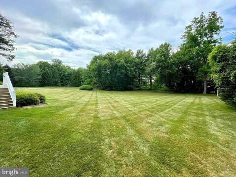Abrahams, WAYNE, PA 19087
