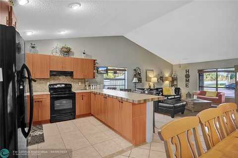 14Th, NORTH LAUDERDALE, FL 33068