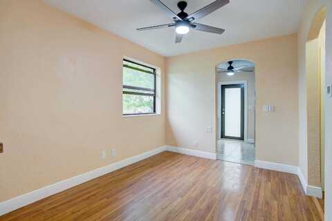10Th, RIVIERA BEACH, FL 33404
