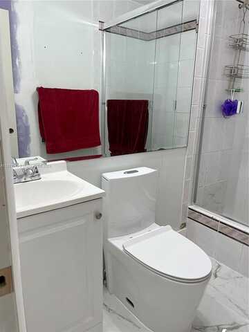 68Th, HOLLYWOOD, FL 33024