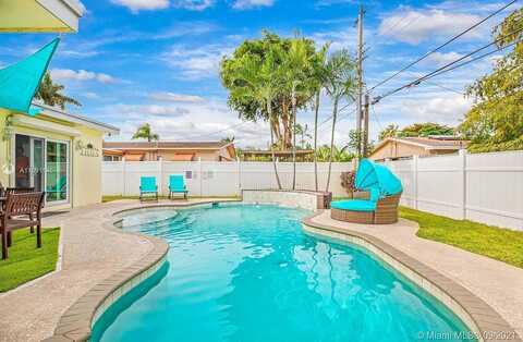9Th, DANIA, FL 33004