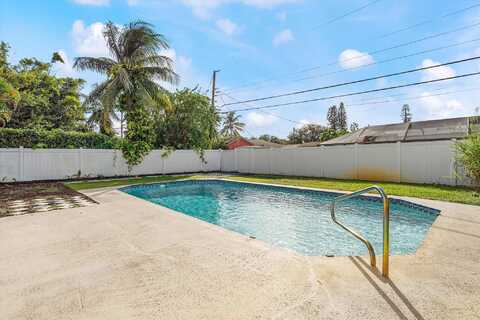Boston, LAKE WORTH, FL 33462