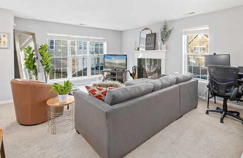 Chasewood, HOPKINS, MN 55343