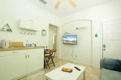 Debra, BRANDON, FL 33510