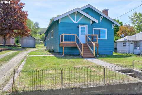 10Th, THE DALLES, OR 97058