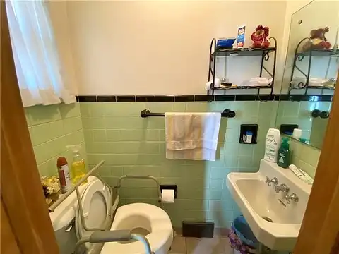 Clen Moore, NEW CASTLE, PA 16105