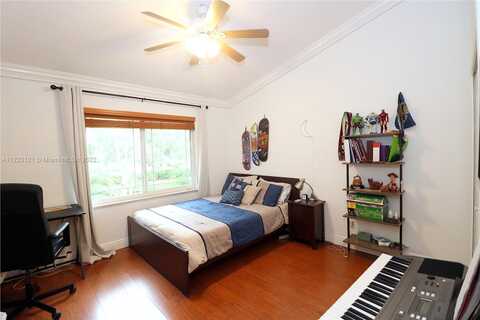 5Th, PEMBROKE PINES, FL 33029