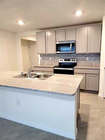 Sunburst Lake, WIMAUMA, FL 33598