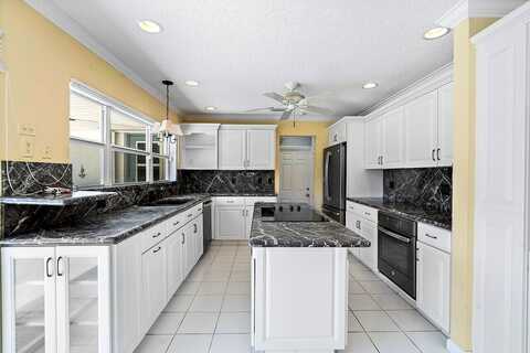 Dolphin, RIVIERA BEACH, FL 33404