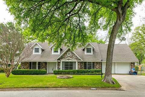 Leo, BENBROOK, TX 76116