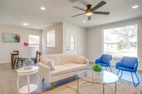 Jerri, HALTOM CITY, TX 76117
