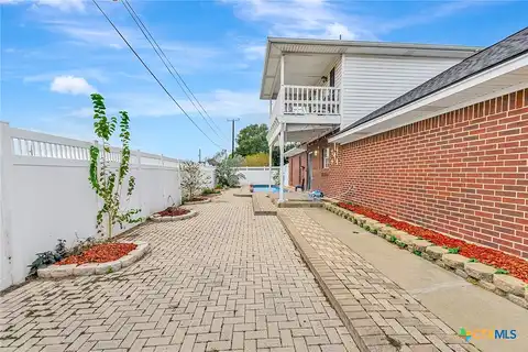Stonewood, VICTORIA, TX 77901