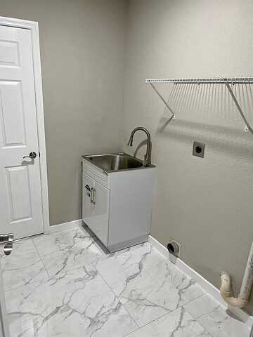Wooden, SPRING HILL, FL 34606