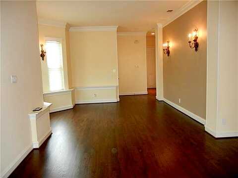 Rue Chateau, BENBROOK, TX 76132