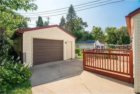 Larpenteur, SAINT PAUL, MN 55117