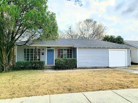 Vicki, HALTOM CITY, TX 76117