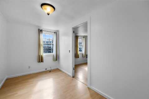 Court, PRINEVILLE, OR 97754