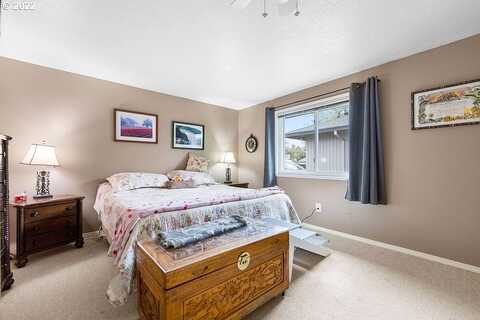 10Th, HILLSBORO, OR 97124