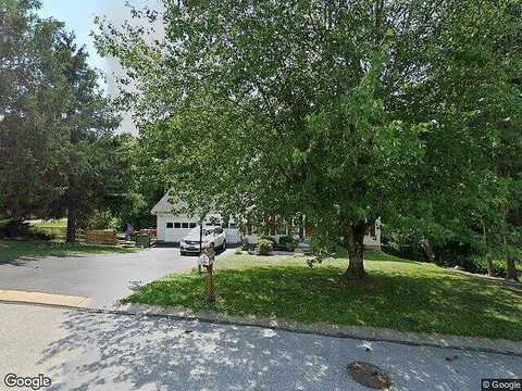 Collins, HANOVER, PA 17331
