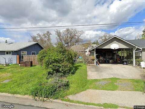 8Th, GRANTS PASS, OR 97526