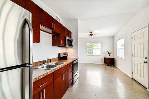 Linda, TAMPA, FL 33611